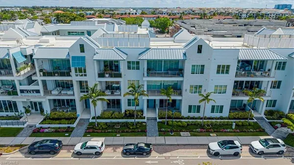 $2,575,000 | 201 8th Street South, Unit 104, Naples, FL 34102
