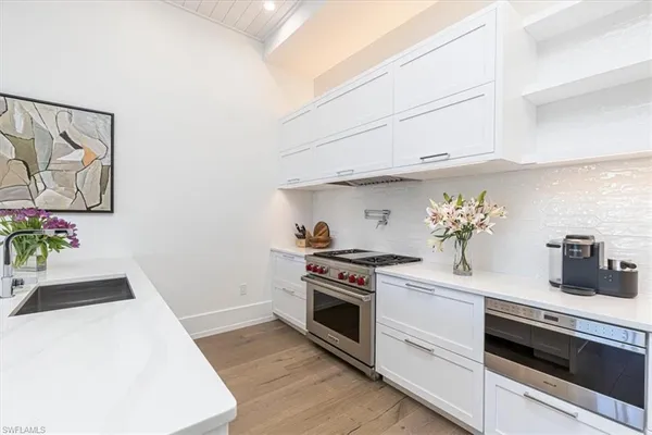 $2,575,000 | 201 8th Street South, Unit 104, Naples, FL 34102