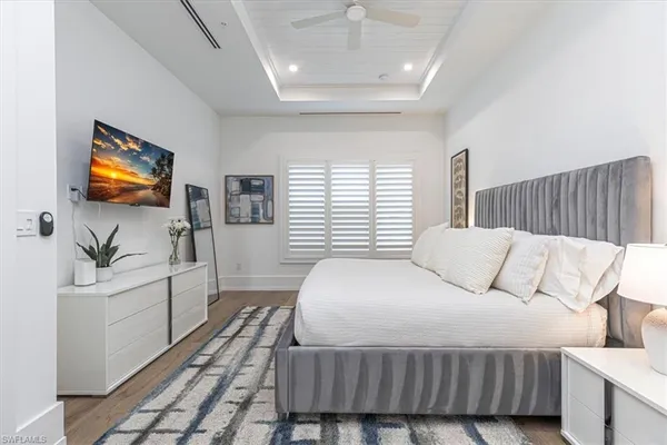 $2,575,000 | 201 8th Street South, Unit 104, Naples, FL 34102