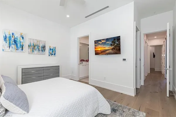 $2,575,000 | 201 8th Street South, Unit 104, Naples, FL 34102