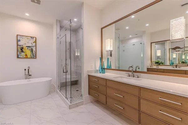 $2,575,000 | 201 8th Street South, Unit 104, Naples, FL 34102