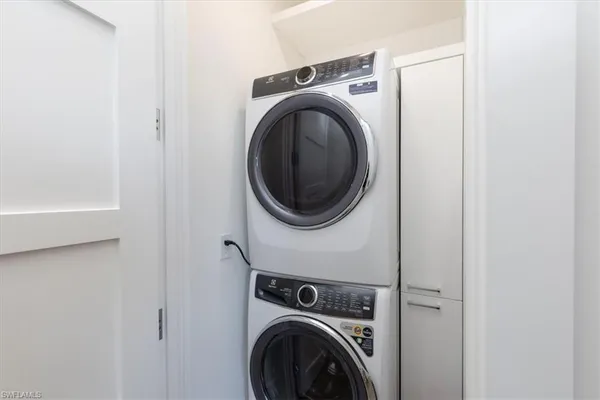 $2,575,000 | 201 8th Street South, Unit 104, Naples, FL 34102