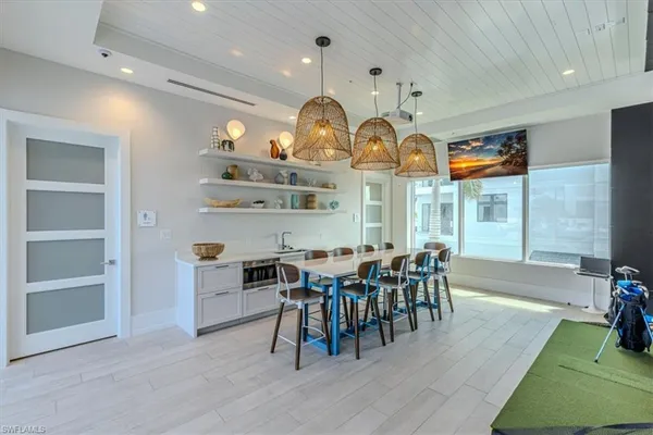 $2,575,000 | 201 8th Street South, Unit 104, Naples, FL 34102