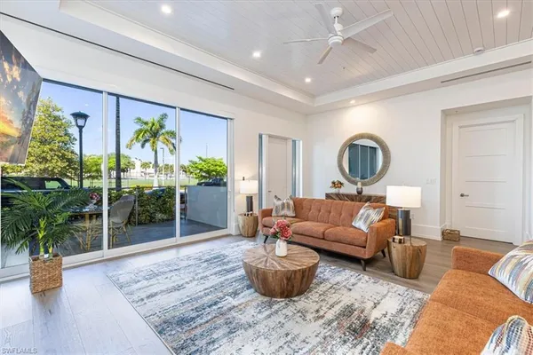 $2,575,000 | 201 8th Street South, Unit 104, Naples, FL 34102