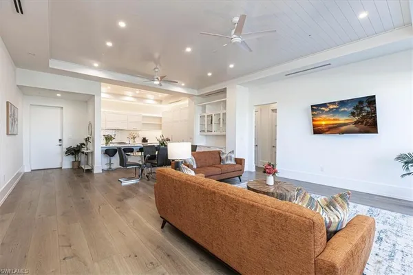 $2,575,000 | 201 8th Street South, Unit 104, Naples, FL 34102