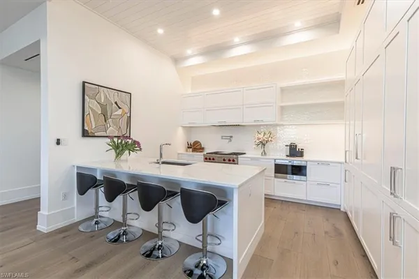 $2,575,000 | 201 8th Street South, Unit 104, Naples, FL 34102