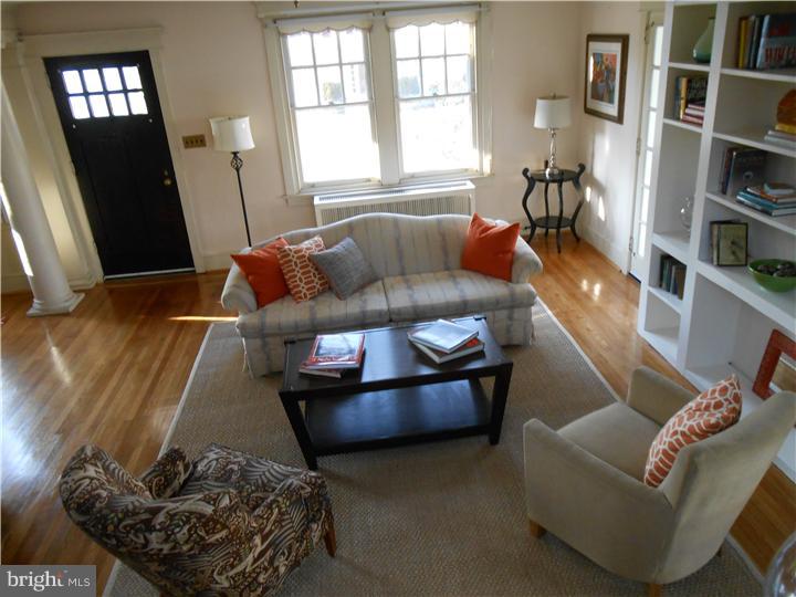 14041 Trevose Road Philadelphia, PA 19116 - Photo 6 of 21 Living Room