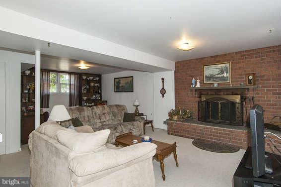 7606 Laurel Ridge Court Laurel, MD 20707 - Photo 18 of 26 Family Room