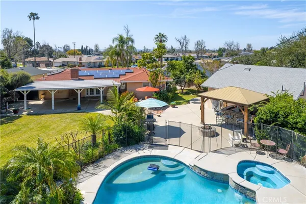 $948,000 | 818 West Bonnie Brae Court, Ontario, CA 91762
