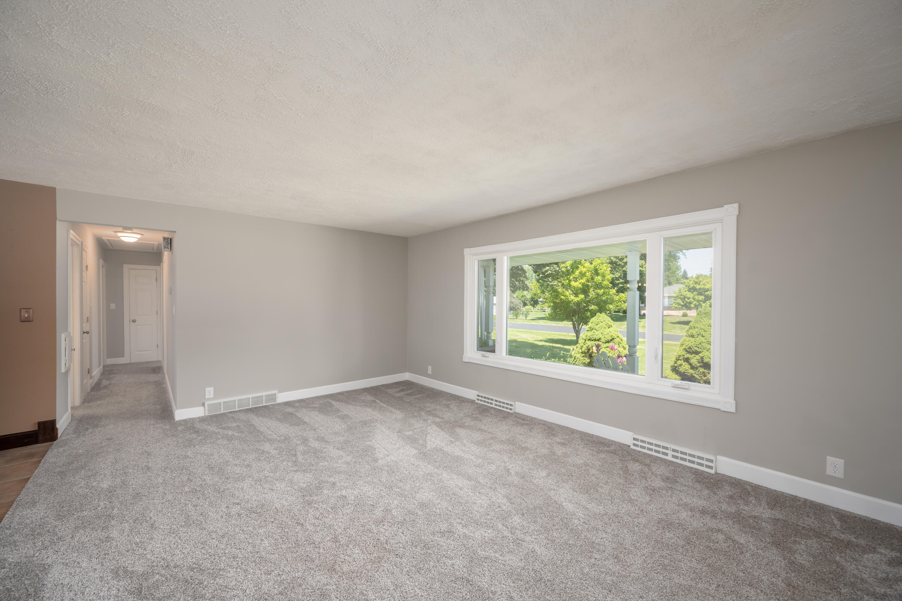 513 14th Avenue Union Grove, WI 53182 - Photo 4 of 37 Living Room 2