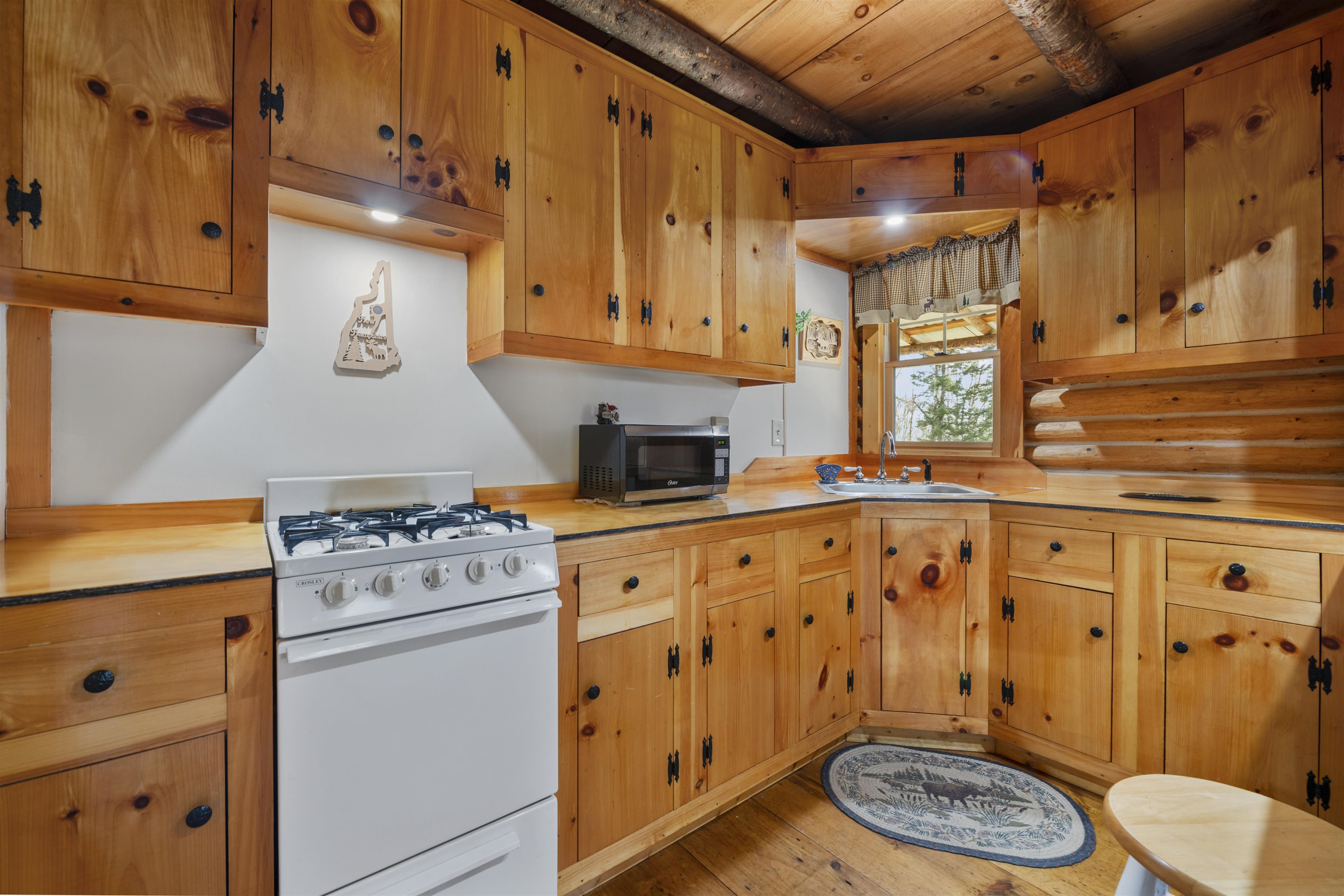 505 Hill Road Pittsburg, NH 03592 - Photo 15 of 49