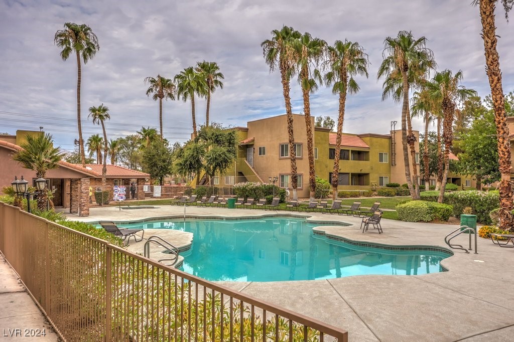 1822 North Decatur Boulevard, Unit 102 Las Vegas, NV 89108 - Photo 33 of 38