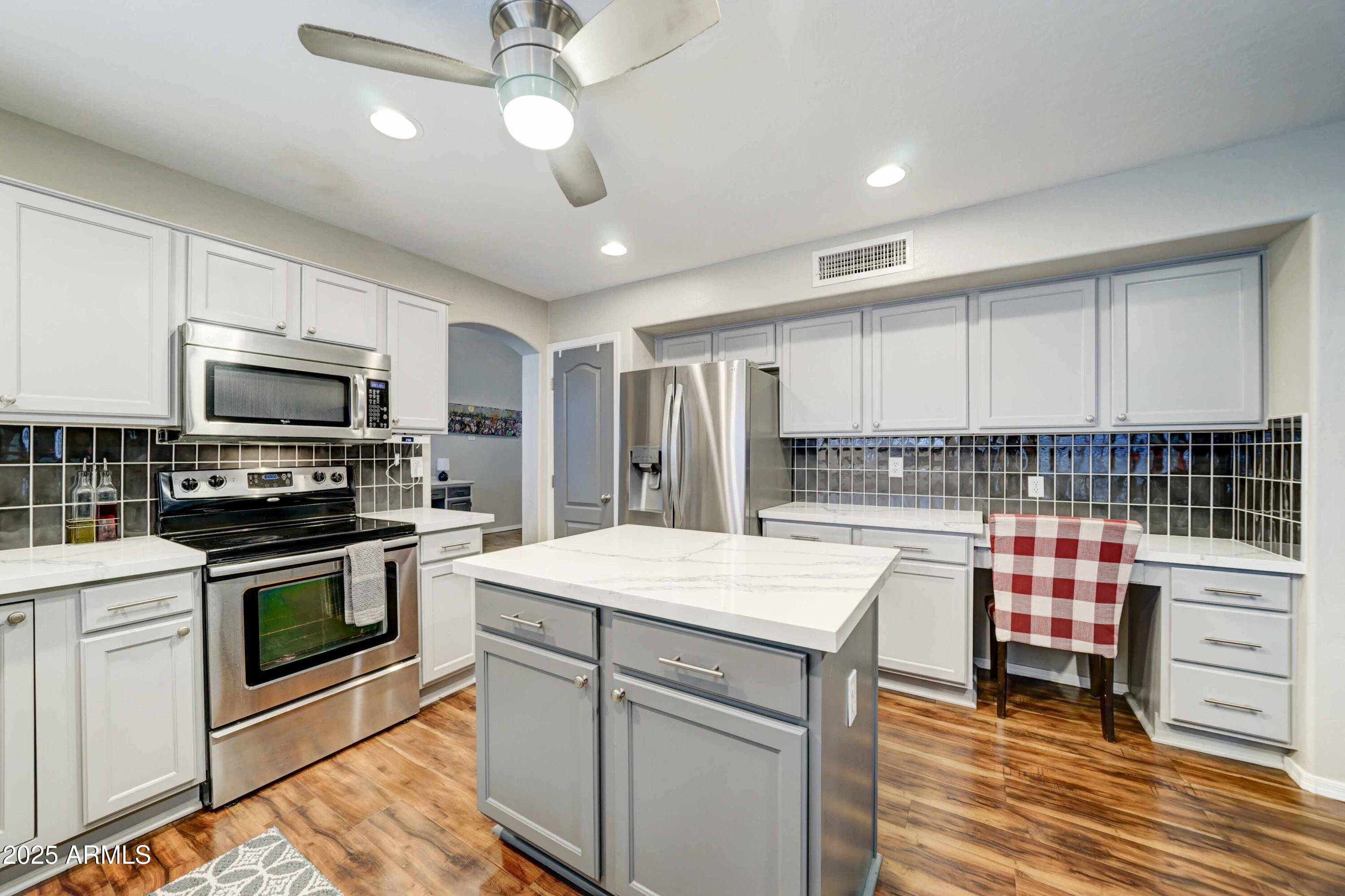 2417 East Rockledge Road Phoenix, AZ 85048 - Photo 10 of 32 2417 E Rockledge-11