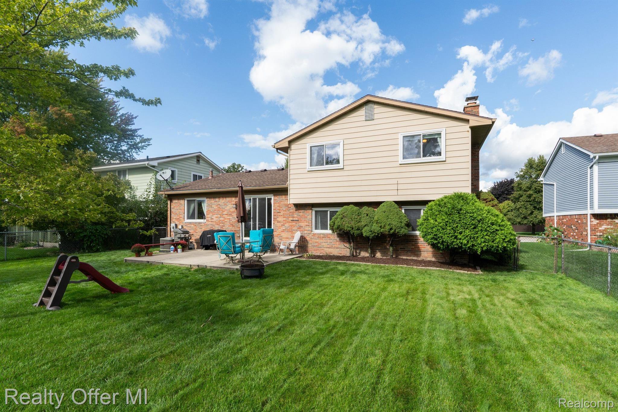 41733 Hanford Road Canton, MI 48187 - Photo 11 of 26