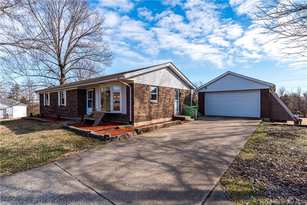 512 Park Ridge Drive Georgetown, IN 47122 - Photo 2 of 25