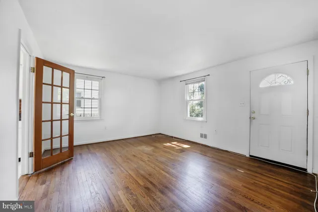 $2,700 | 9506 52nd Avenue, College Park, MD 20740