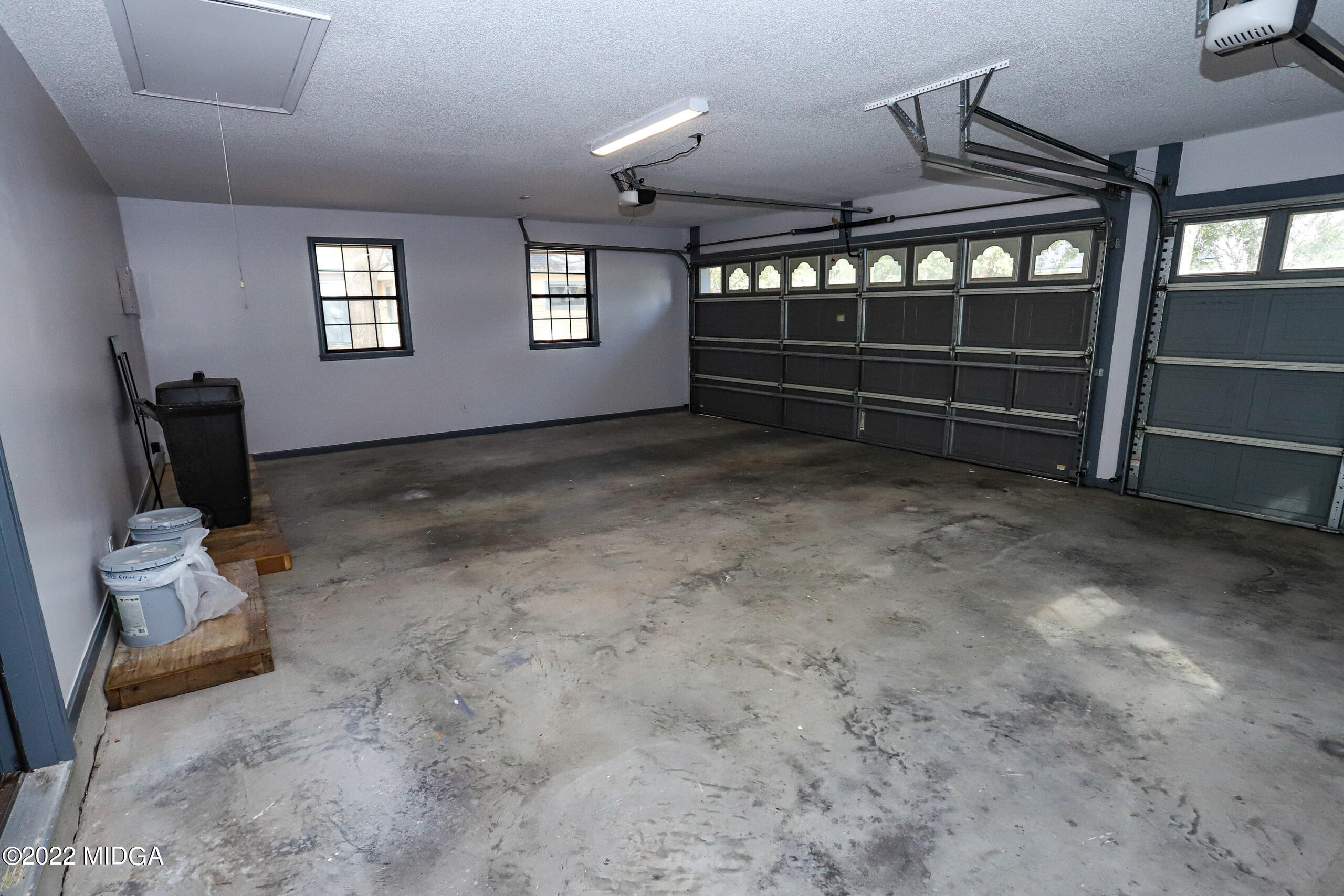 107 Ridge Circle Macon, GA 31216 - Photo 38 of 80 a view of an empty room and a windows