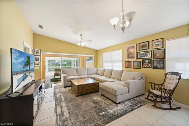 $425,000 | 4910 Kingston Way, Naples, FL 34119