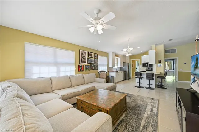 $425,000 | 4910 Kingston Way, Naples, FL 34119