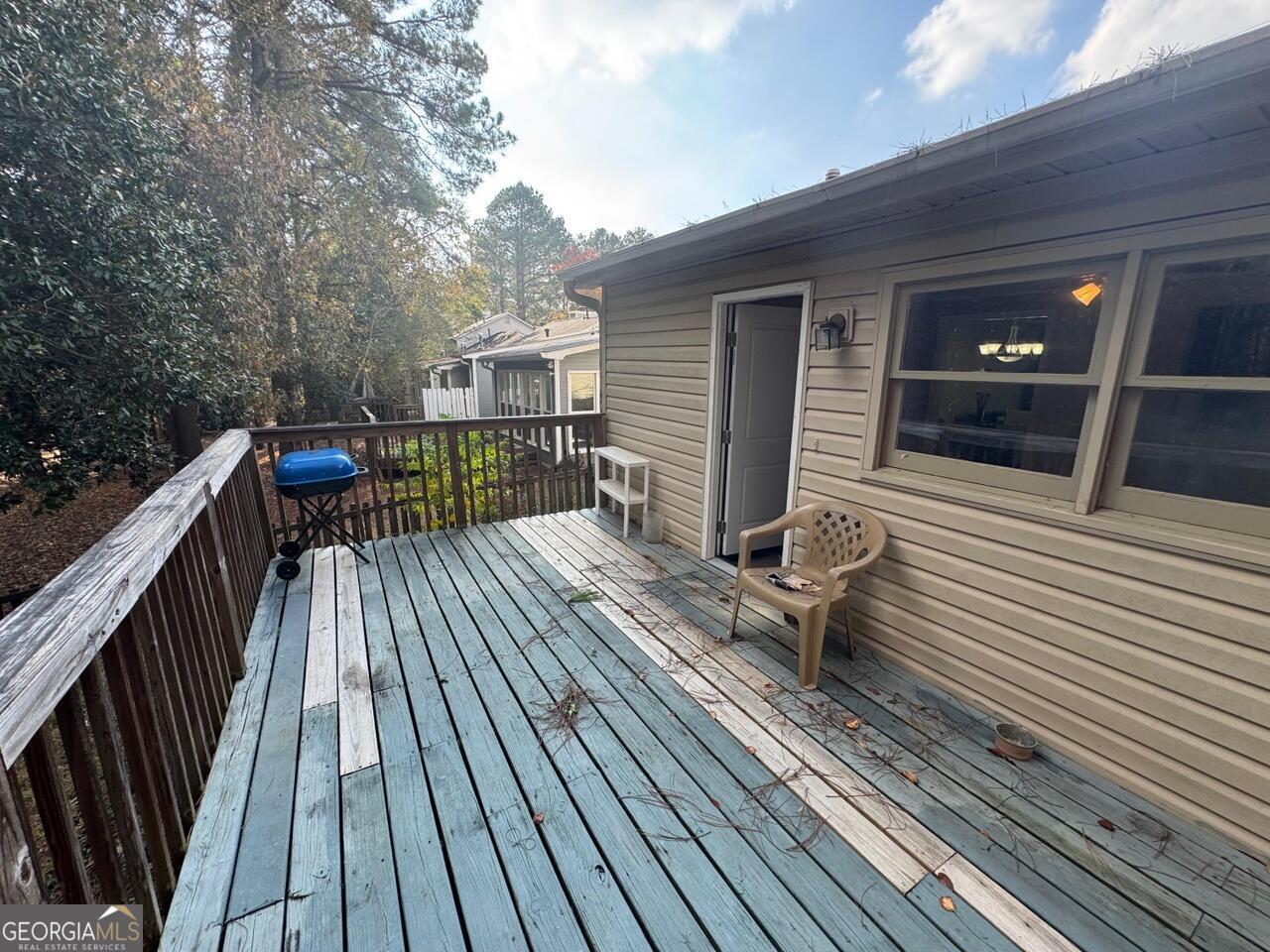 113 Manor Row Macon, GA 31210 - Photo 14 of 19 a view of a roof deck