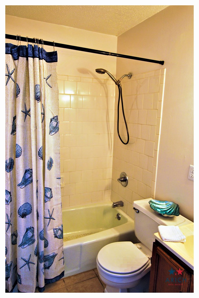 1674 Goshen Road, Unit A1 Augusta, GA 30906 - Photo 27 of 30 SECOND BATH ROOM