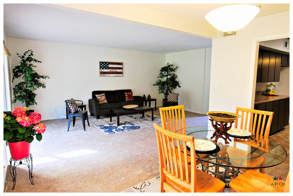 1674 Goshen Road, Unit A1 Augusta, GA 30906 - Photo 9 of 30 DINING AND LIVING COMBO