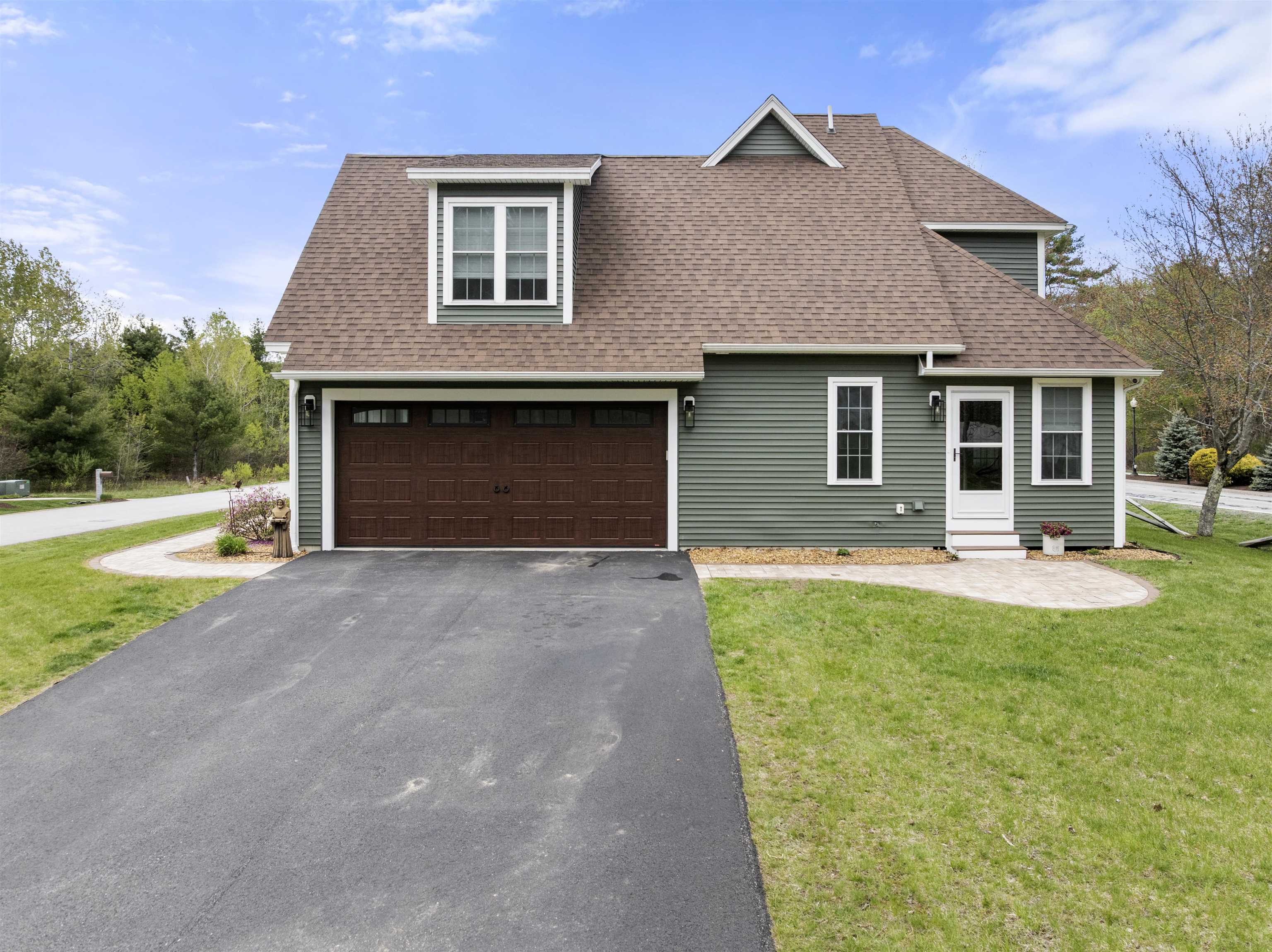 22 Darwin Place Laconia, NH 03246 - Photo 5 of 55