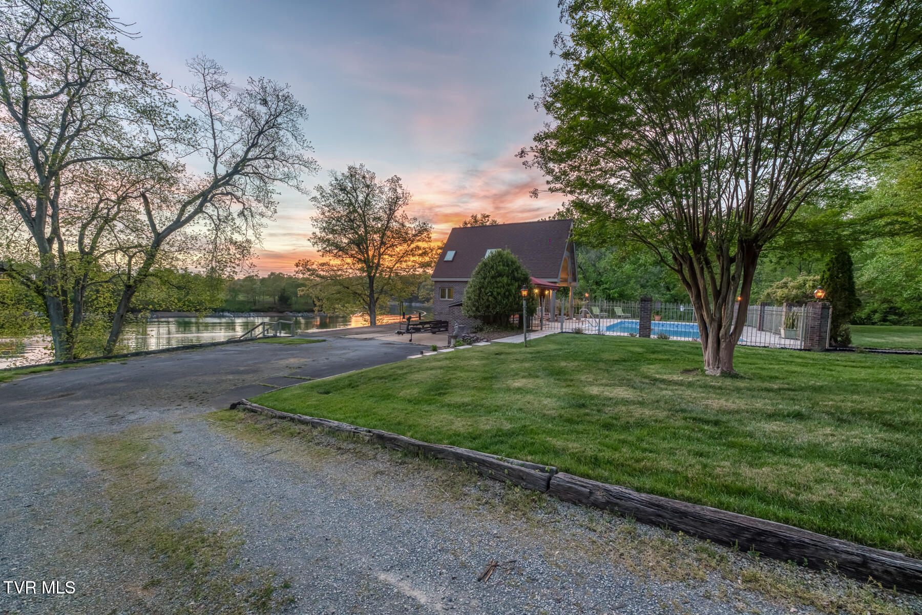 255 Willmary Road Piney Flats, TN 37686 - Photo 79 of 161 255 Willmary Rd-155