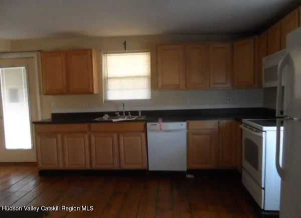 $290,000 | 19 Old Post Road, Esopus, NY 12429