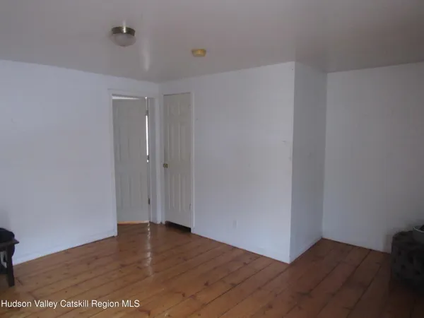 $290,000 | 19 Old Post Road, Esopus, NY 12429