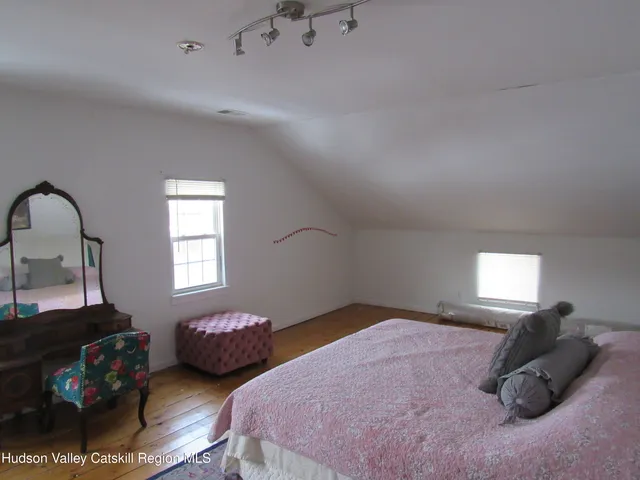 $360,000 | 19 Old Post Road, Esopus, NY 12493