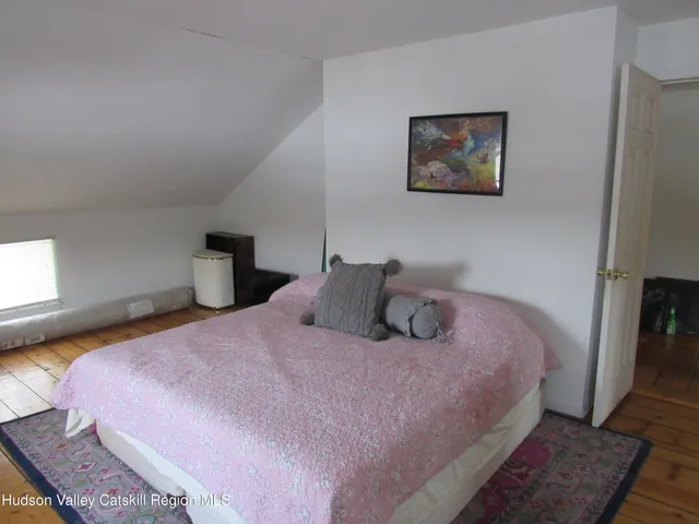 $360,000 | 19 Old Post Road, Esopus, NY 12493