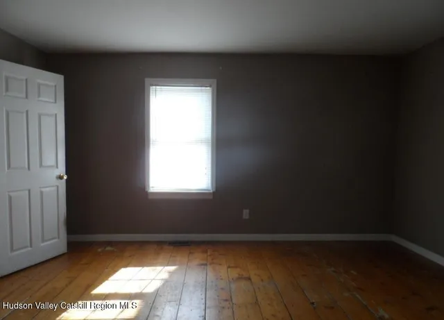 $360,000 | 19 Old Post Road, Esopus, NY 12493