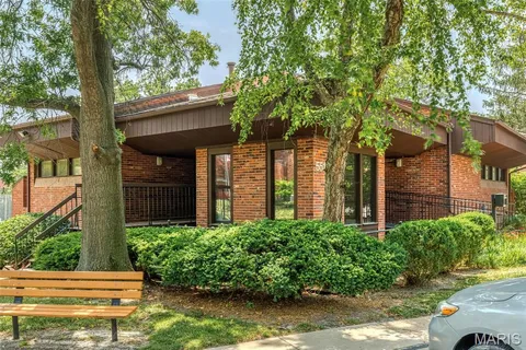 $164,900 | 572 Coeur De Royale Drive, Unit 306, St. Louis, MO 63141