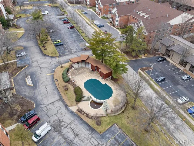 $169,900 | 572 Coeur De Royale Drive, Unit 306, St. Louis, MO 63141