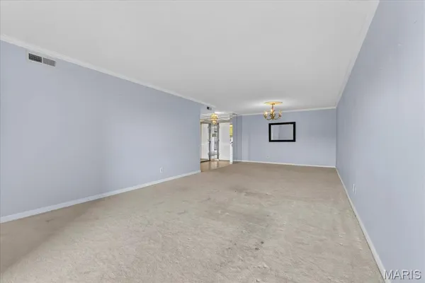 $159,900 | 572 Coeur De Royale Drive, Unit 306, St. Louis, MO 63141