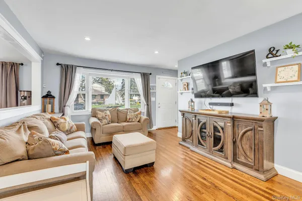 $699,990 | 28 Rivera Lane, West Sayville, NY 11796