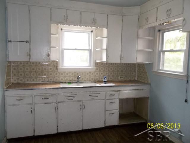 3124 West Carpenter Road Flint, MI 48504 - Photo 4 of 10 20362576-3.JPG