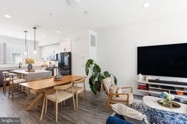 $3,400 | 2006 Northbank Place, Philadelphia, PA 19125