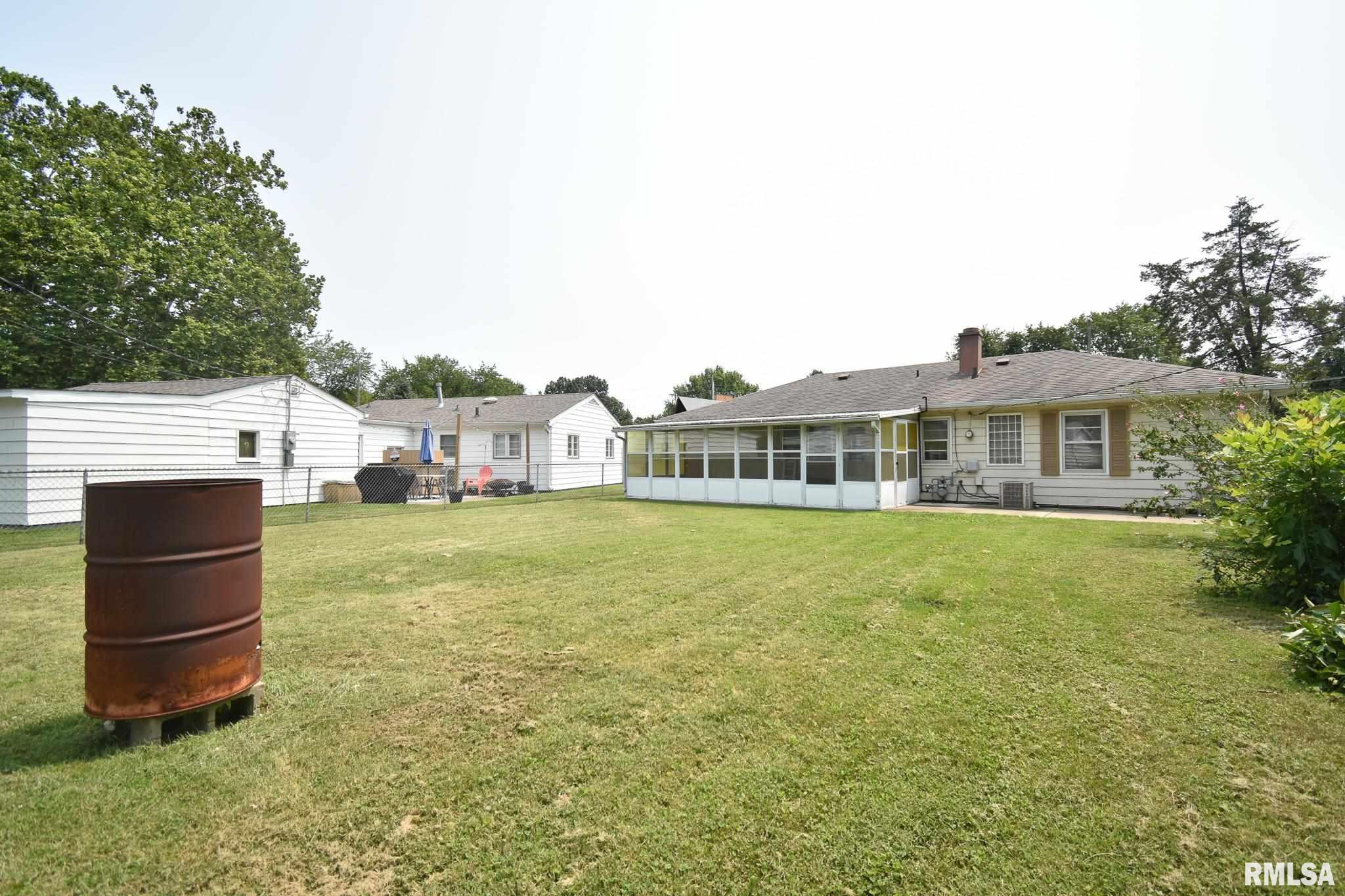 2217 Grant Street Springfield, IL 62703 - Photo 4 of 16