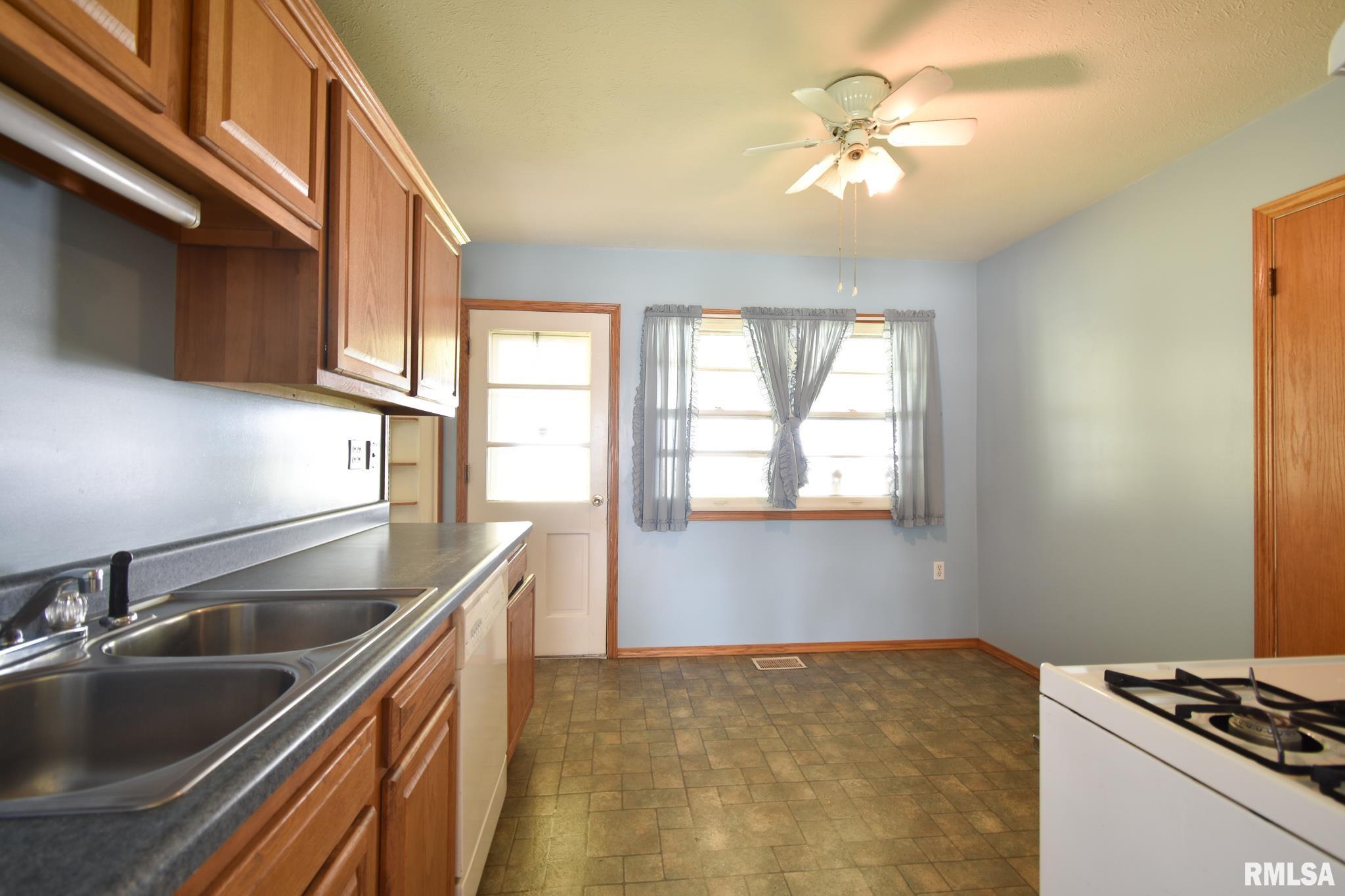 2217 Grant Street Springfield, IL 62703 - Photo 7 of 16