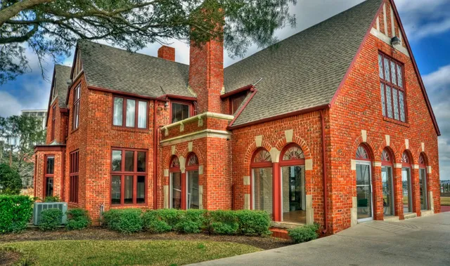 $258,500 | 18037 Bal Harbour Drive, Nassau Bay, TX 77058