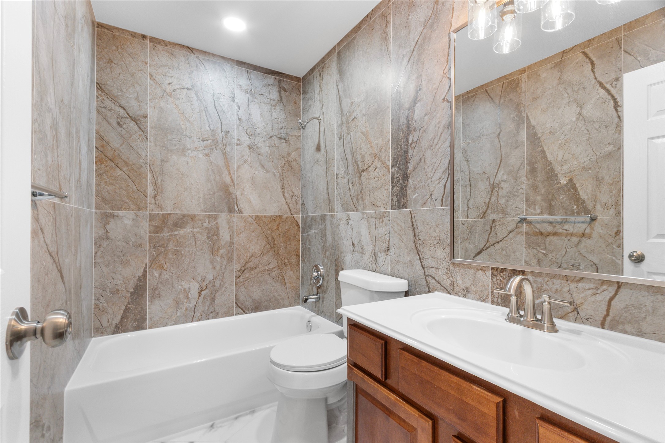 3011 Grand Lakeview Drive Spring, TX 77388 - Photo 18 of 34 Bathroom