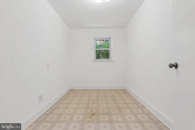 $995,000 | 8300 Tomlinson Avenue, Bethesda, MD 20817