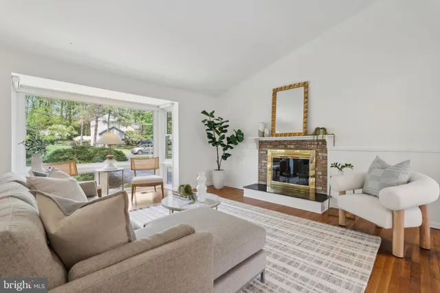 $995,000 | 8300 Tomlinson Avenue, Bethesda, MD 20817