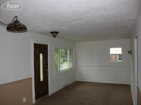 1135 Parallel Street Fenton, MI 48430 - Photo 21 of 30 20153245-20.JPG
