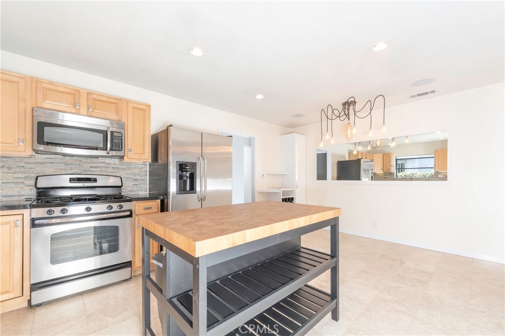 2306 Ruhland Avenue, Unit B Redondo Beach, CA 90278 - Photo 13 of 19 the refrigerator has been updated.