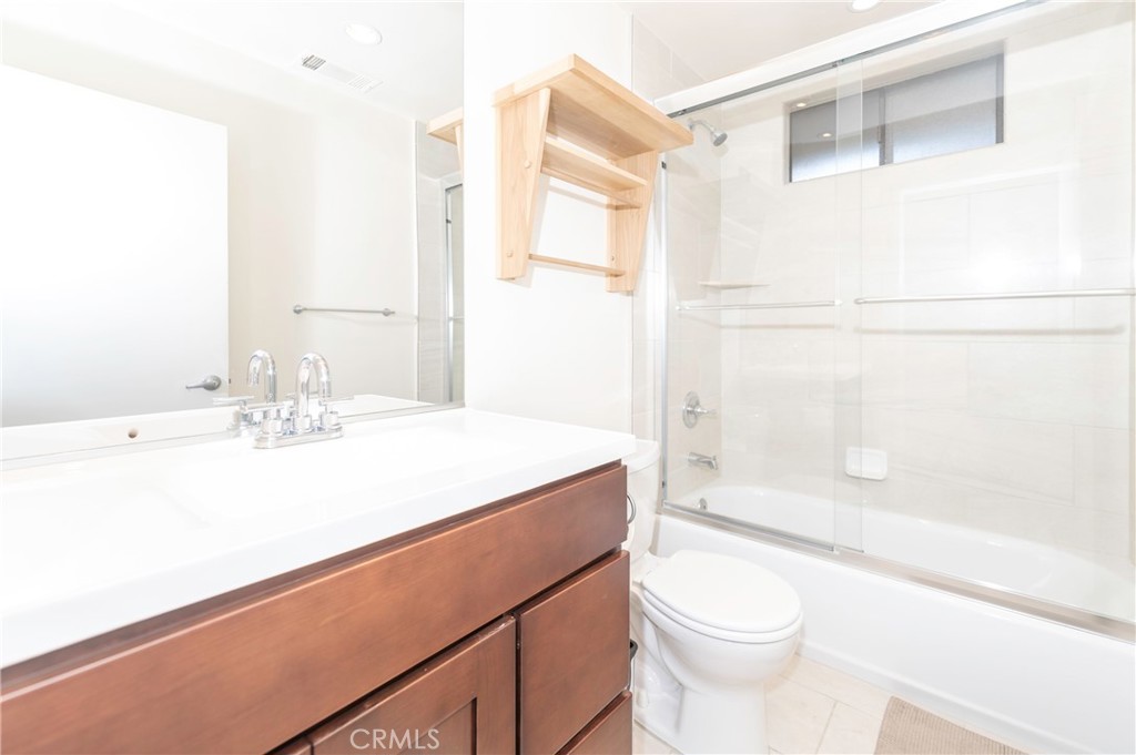 2306 Ruhland Avenue, Unit B Redondo Beach, CA 90278 - Photo 2 of 19