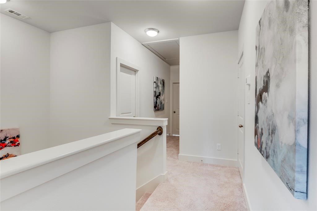 4143 Griggs Road Houston, TX 77021 - Photo 14 of 15 Upstairs landing.