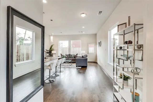 $2,000 | 4143 Griggs Road, Houston, TX 77021